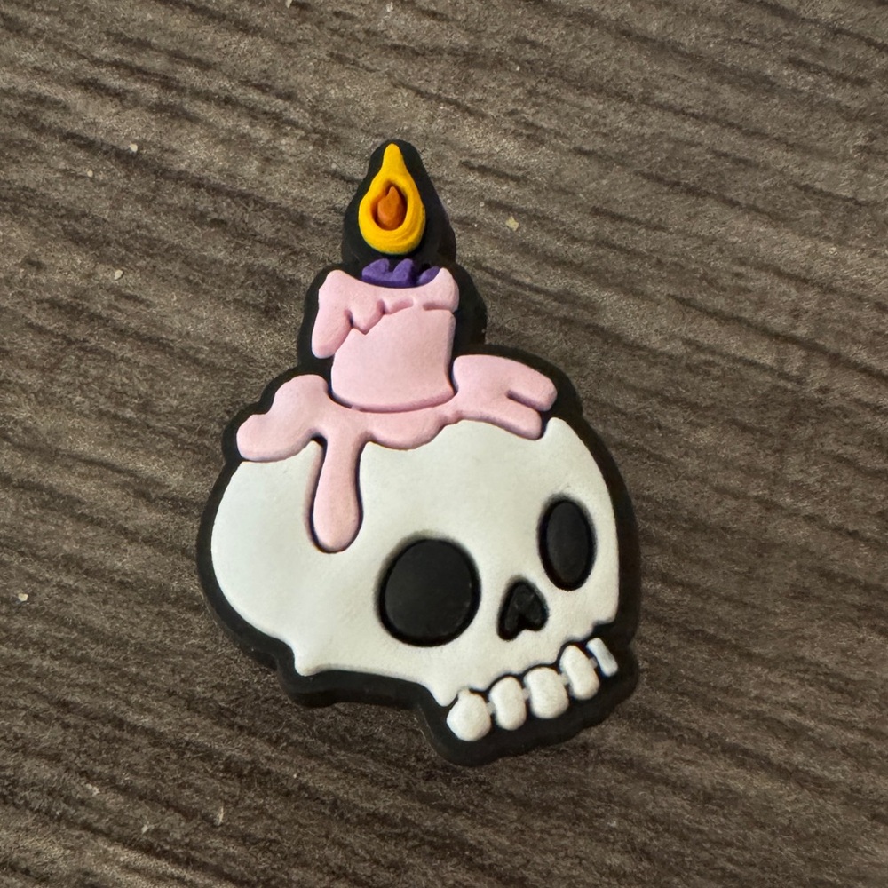 Melting Candle Skull Shoe Charm 5/$20